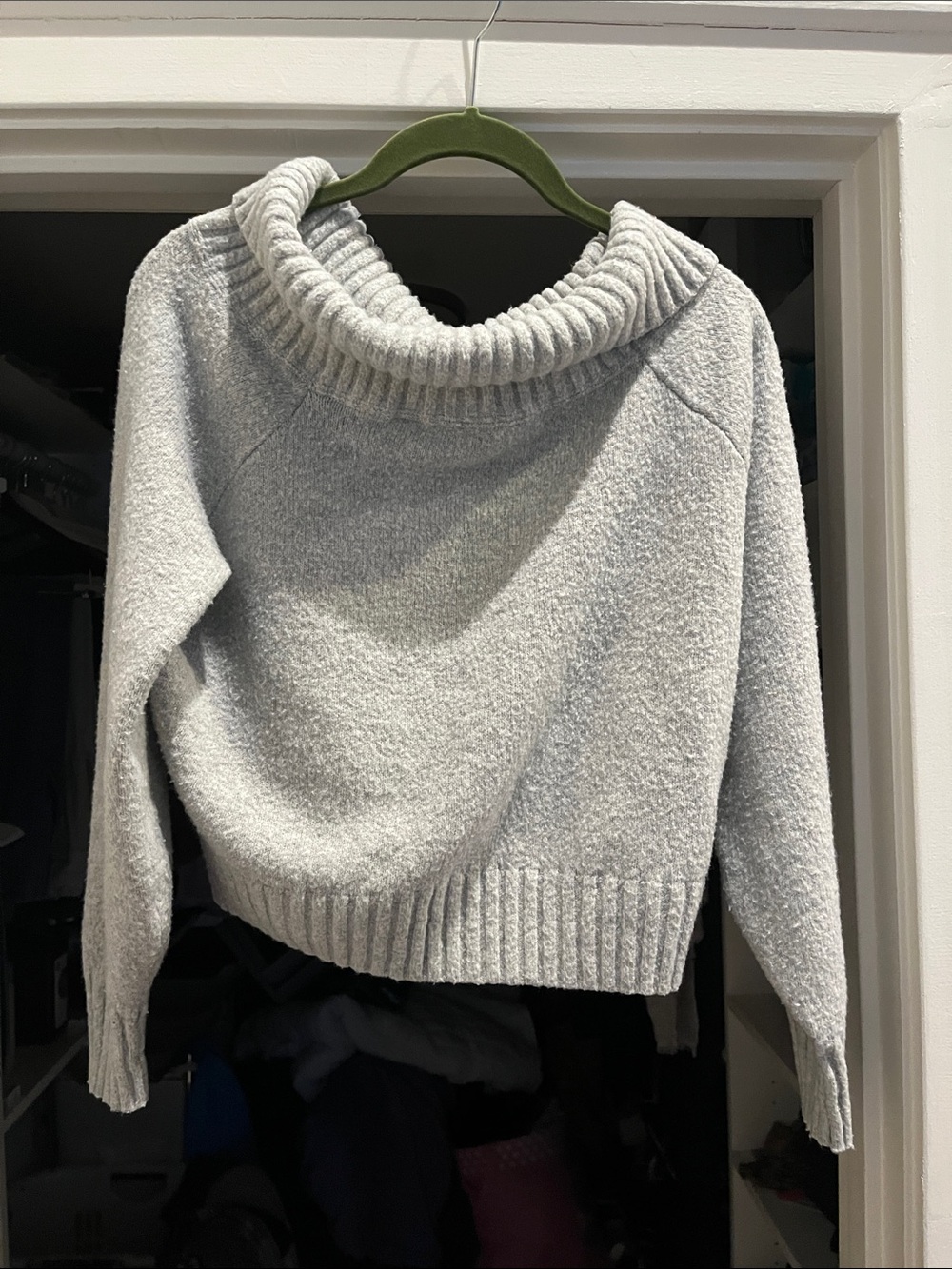 Hollister - Cozy Ribbed Cowl-Neck Sweater - Light Gray